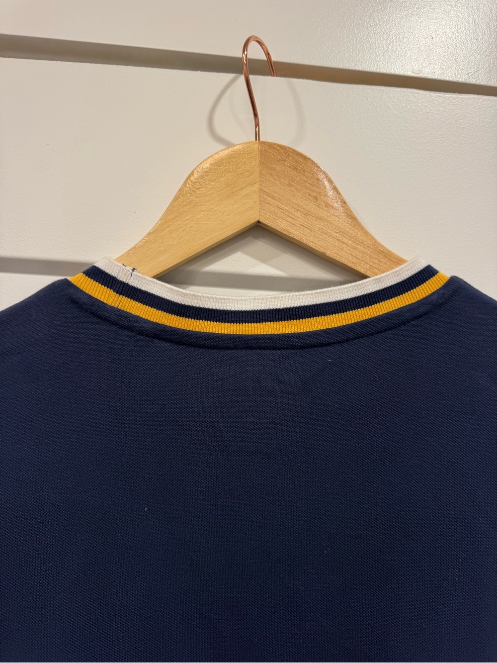 GUESS Men's Navy Logo Tee with Yellow Trim Retro Throwback - Picture 7 of 9